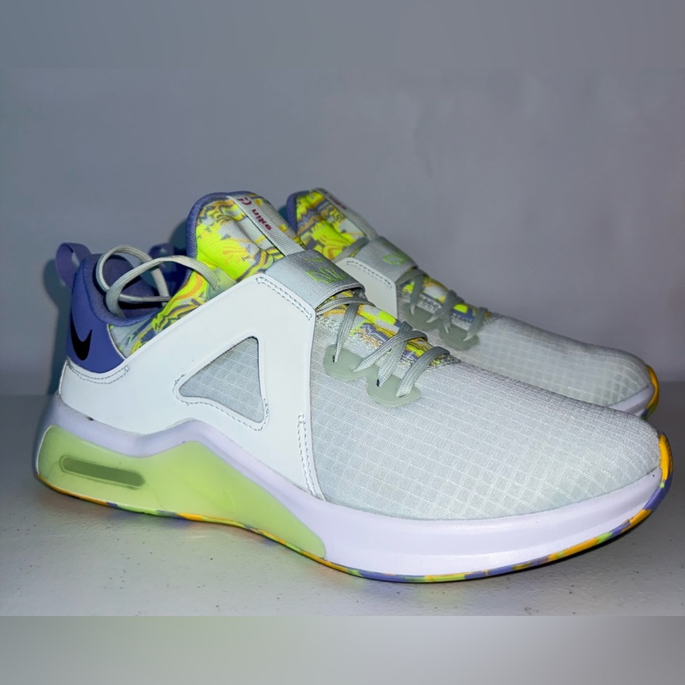 NWT.   Women's Nike Air Max Bella TR 5 Size 11 - Picture 2 of 12